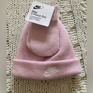 Nike Hat and Mittens Set NWT